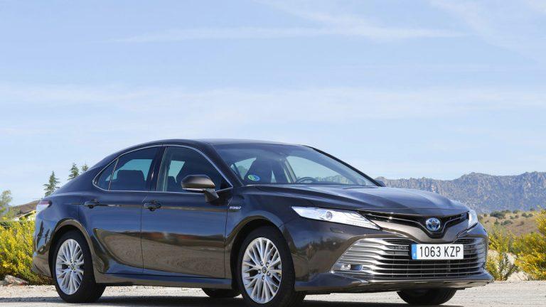 Prueba Toyota Camry 220H Luxury 2019