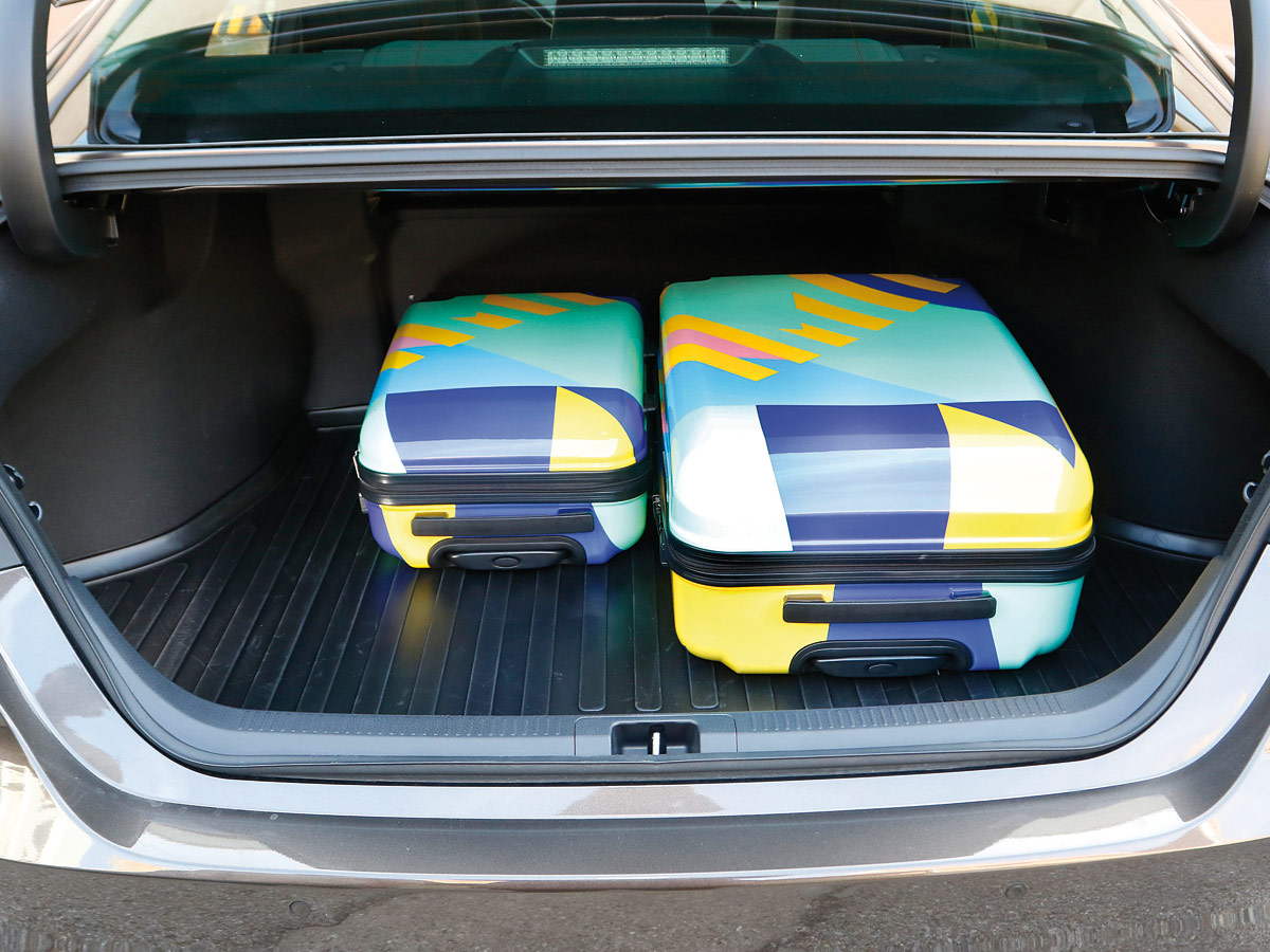 Prueba Toyota Camry 220H Luxury 2019