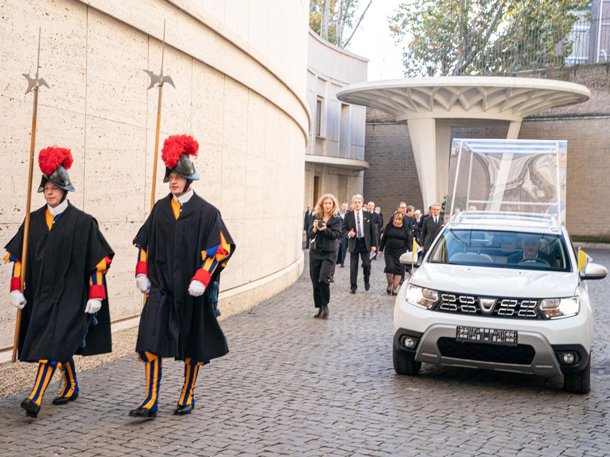 Regalo Dacia Duster Papamóvil