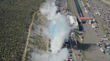 coches quemando rueda