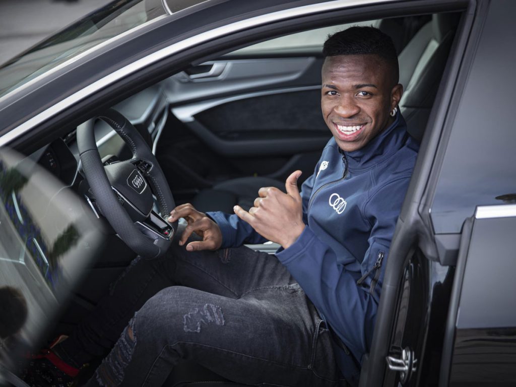 Entrega Audi a plantilla Real Madrid