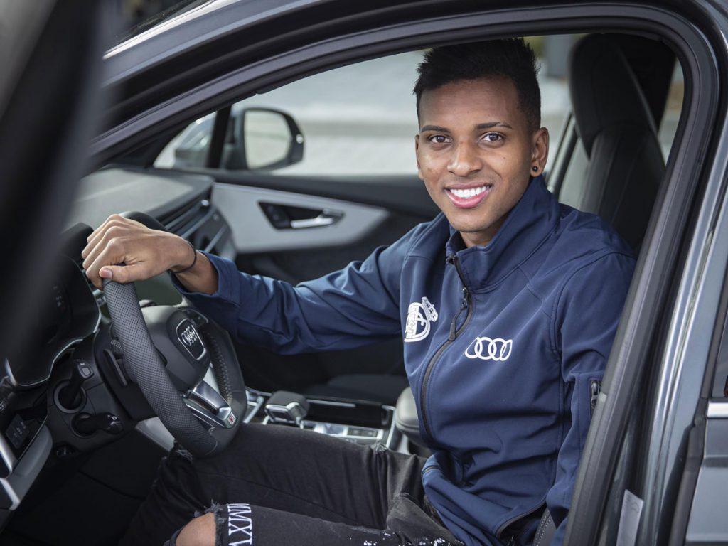 Entrega Audi a plantilla Real Madrid