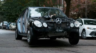 cruzar coche badén vídeo