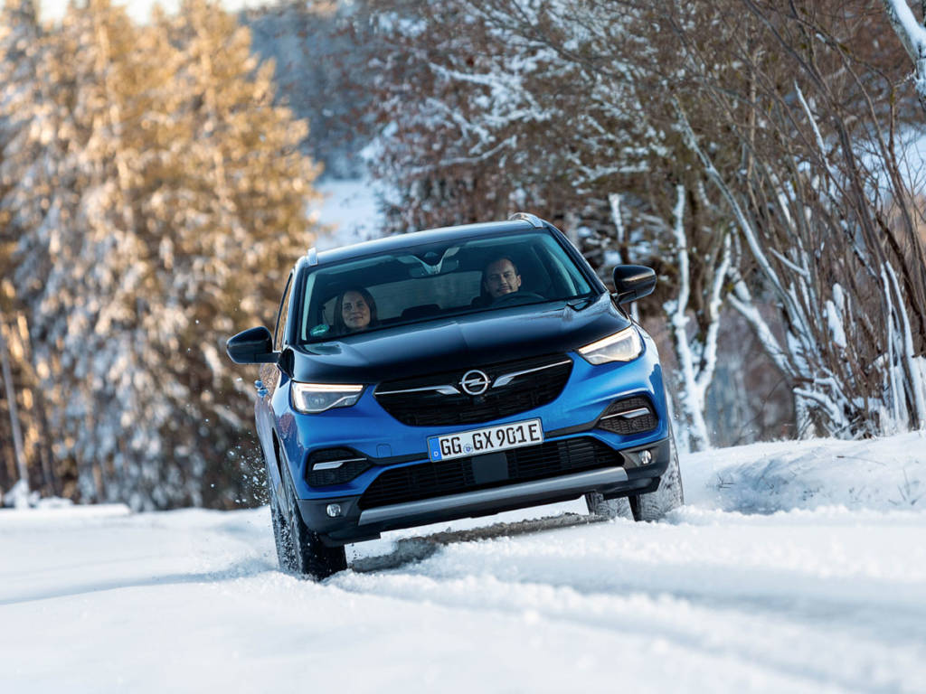 Opel Grandland X Hybrid 4 2020