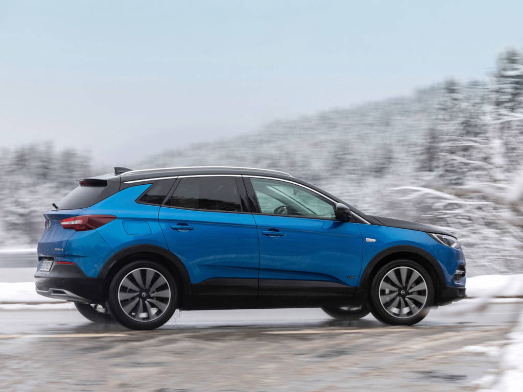 Opel Grandland X Hybrid 4 2020