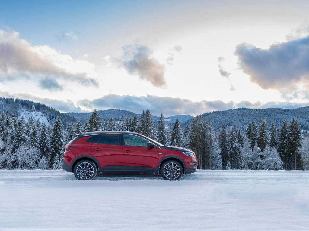 Opel Grandland X Hybrid 4 2020