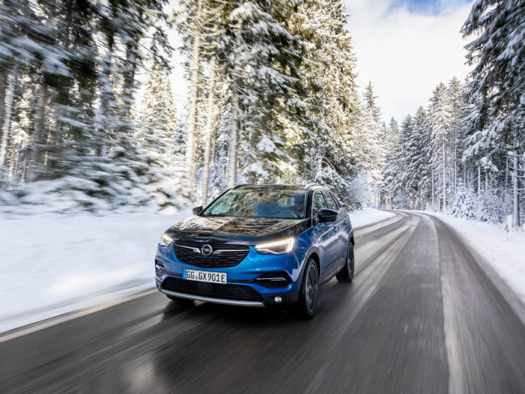Opel Grandland X Hybrid 4 2020