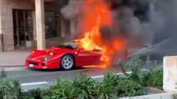 Ferrari F40 arde