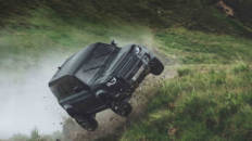 Land Rover Defender James Bond