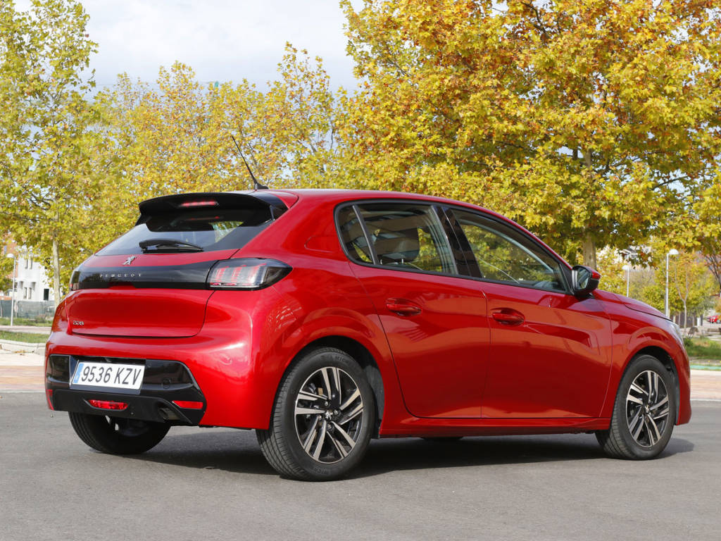 Prueba Peugeot 08 Allure Puretech 100 2020