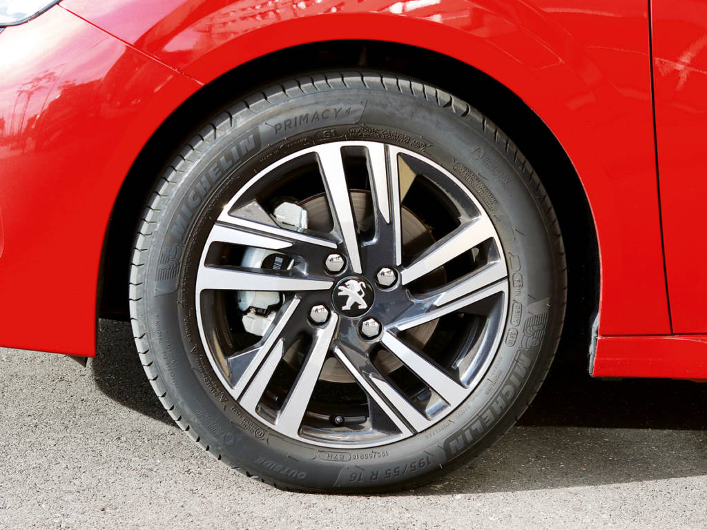 Prueba Peugeot 08 Allure Puretech 100 2020