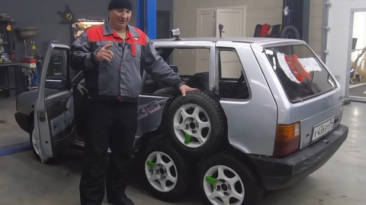 coche ocho ruedas vídeo