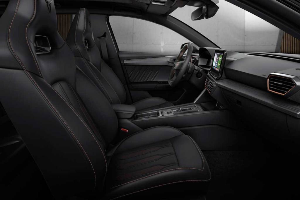 cupra león presentación interior