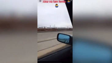 Se graba conduciendo echando carreras con el AVE