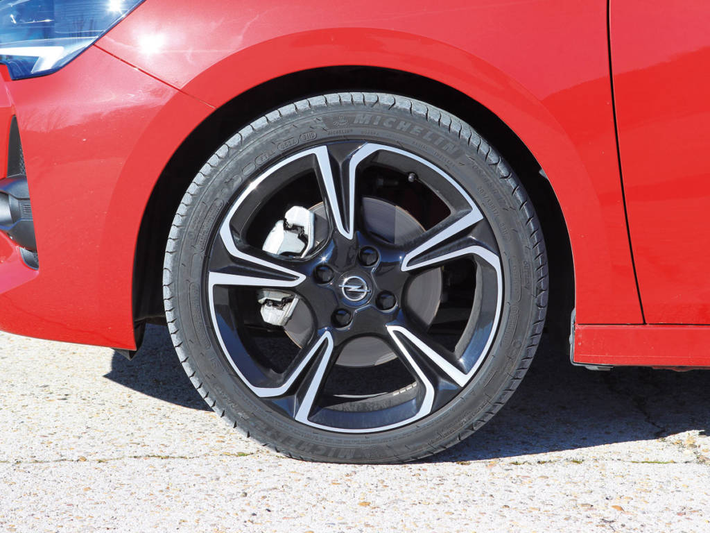 Comparativa Opel Corsa 1.2T 130 GS-Line 2020