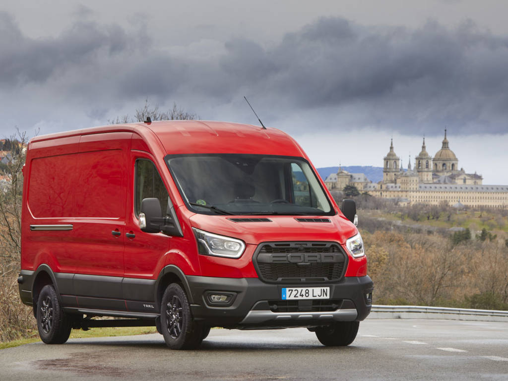 Ford Transit Trail 2020
