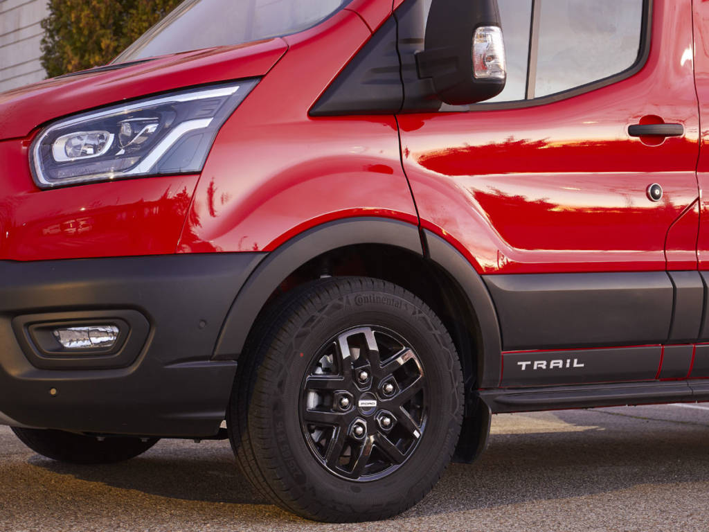 Ford Transit Trail 2020