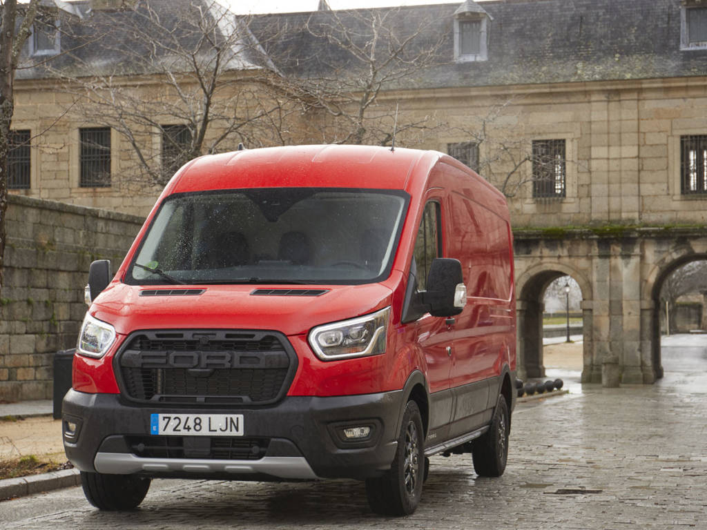 Ford Transit Trail 2020