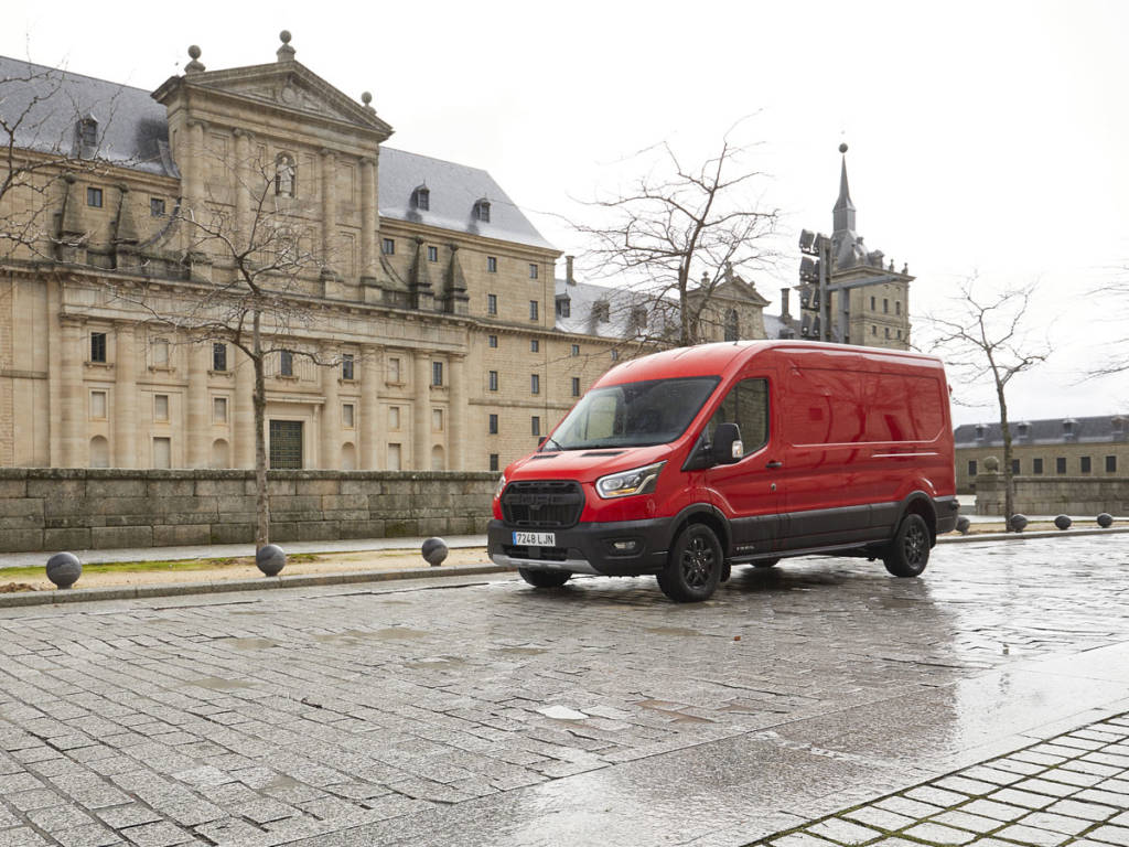Ford Transit Trail 2020