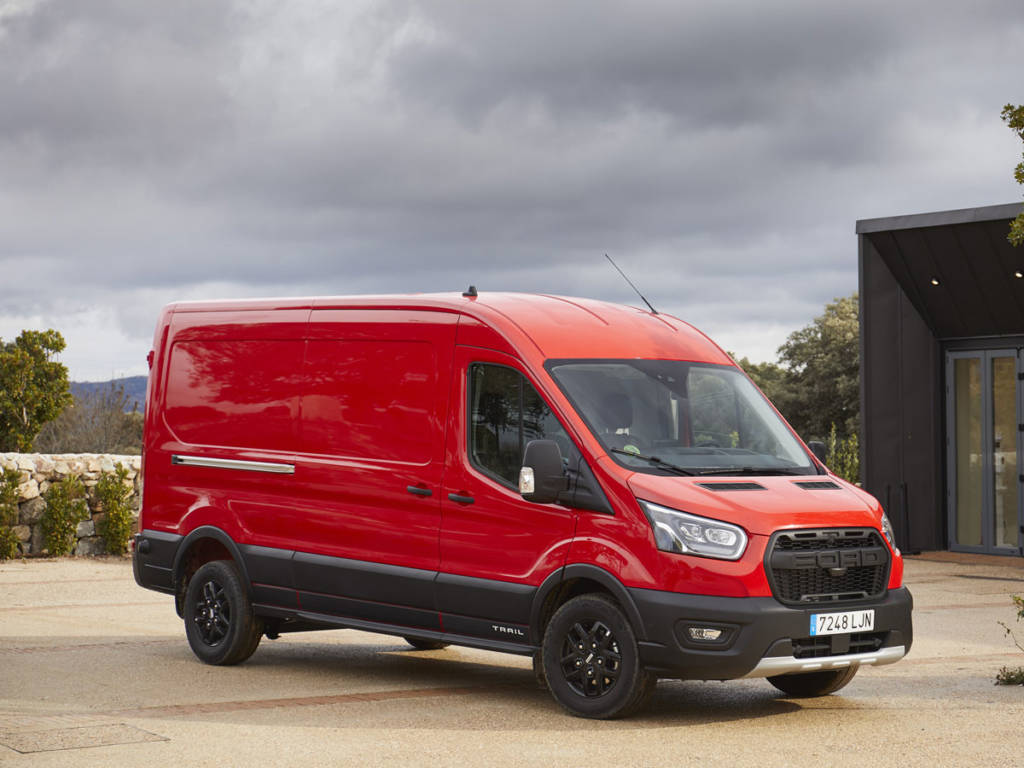 Ford Transit Trail 2020