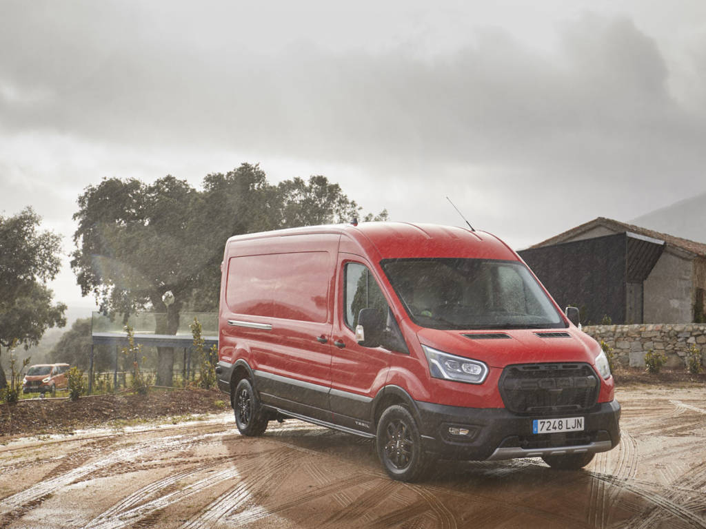 Ford Transit Trail 2020