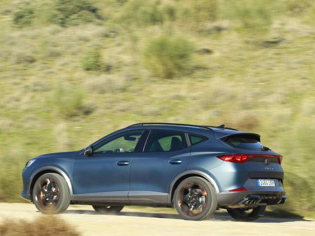 SUS 310 CV le permiten disfrutar de una conducción realmente deportiva.