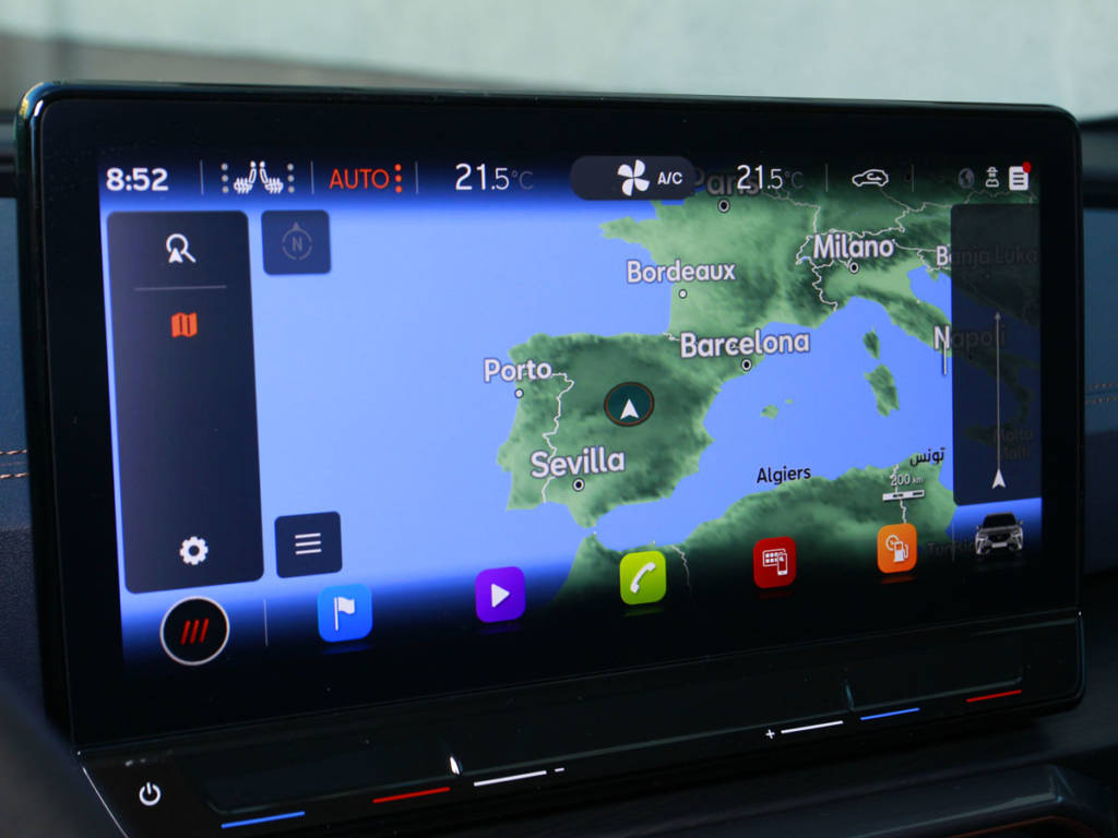 La pantalla táctil central puede llegar a las 12 pulgadas.