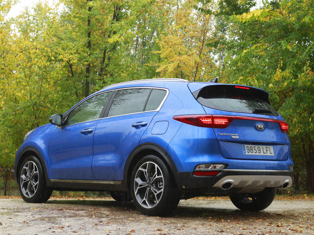 Comparativa de SUV microhíbridos y superventas Ford Kuga Vs. Kia Sportage Clicacoches Comparativa de SUV microhíbridos y superventas Ford Kuga Vs. Kia Sportage Clicacoches