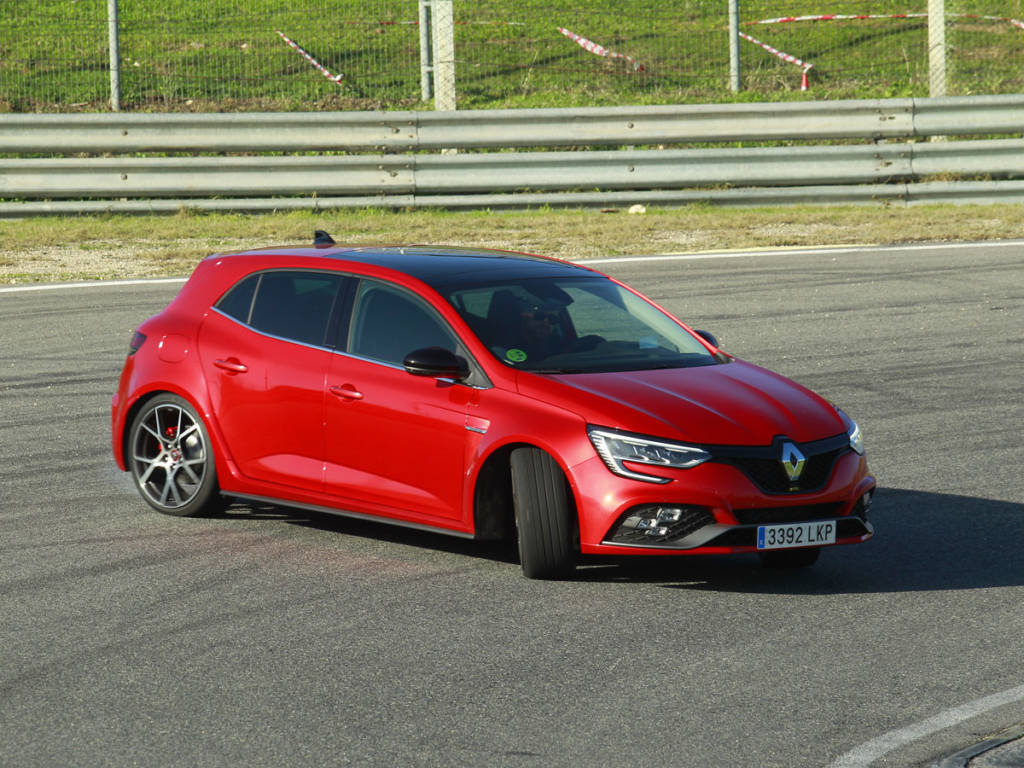 [Imagen: Prueba-Renault-Megane-R.S.-300-CV-Trophy...jpg?x38597]