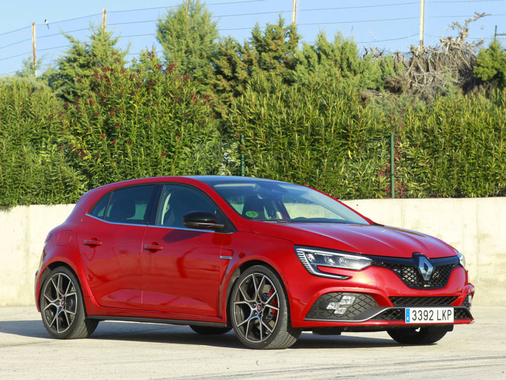 Visión tres cuartos delantera del Renault Mégane R.S.