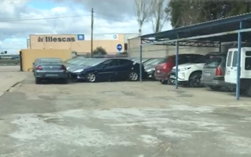 Cada uno de los 87 coches oficiales están dados de baja de Tráfico y se venderán por piezas.