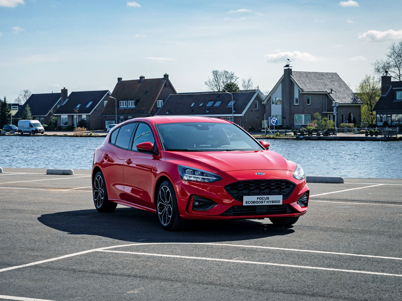 El Ford Focus logra la etiqueta ECO mediante la hibridación ligera de sus motores