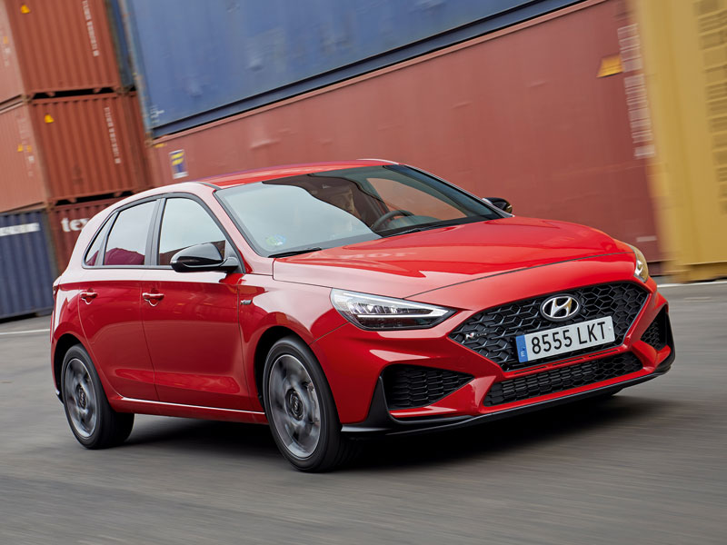 El Hyundai i30 une la hibridación ligera a motores gasolina y diésel