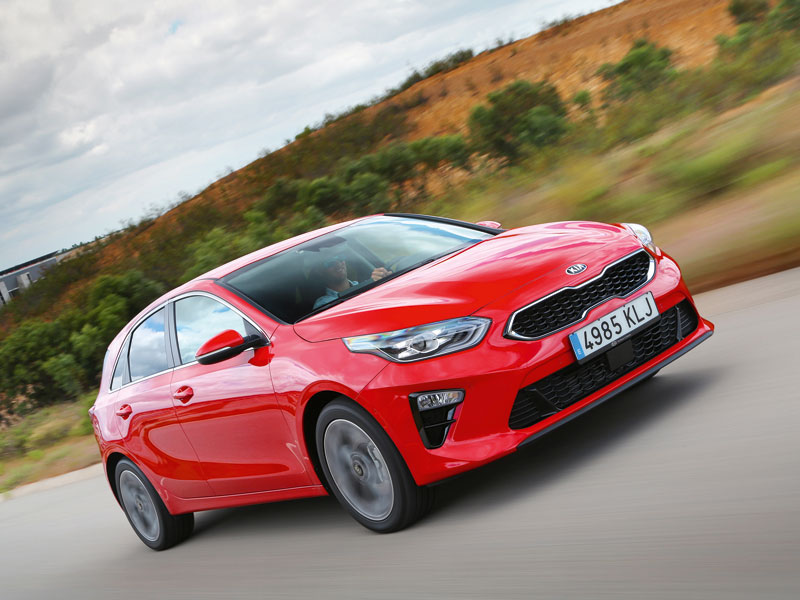 El Kia Ceed logra la etiqueta con una hibridación ligera de su motor gasolina
