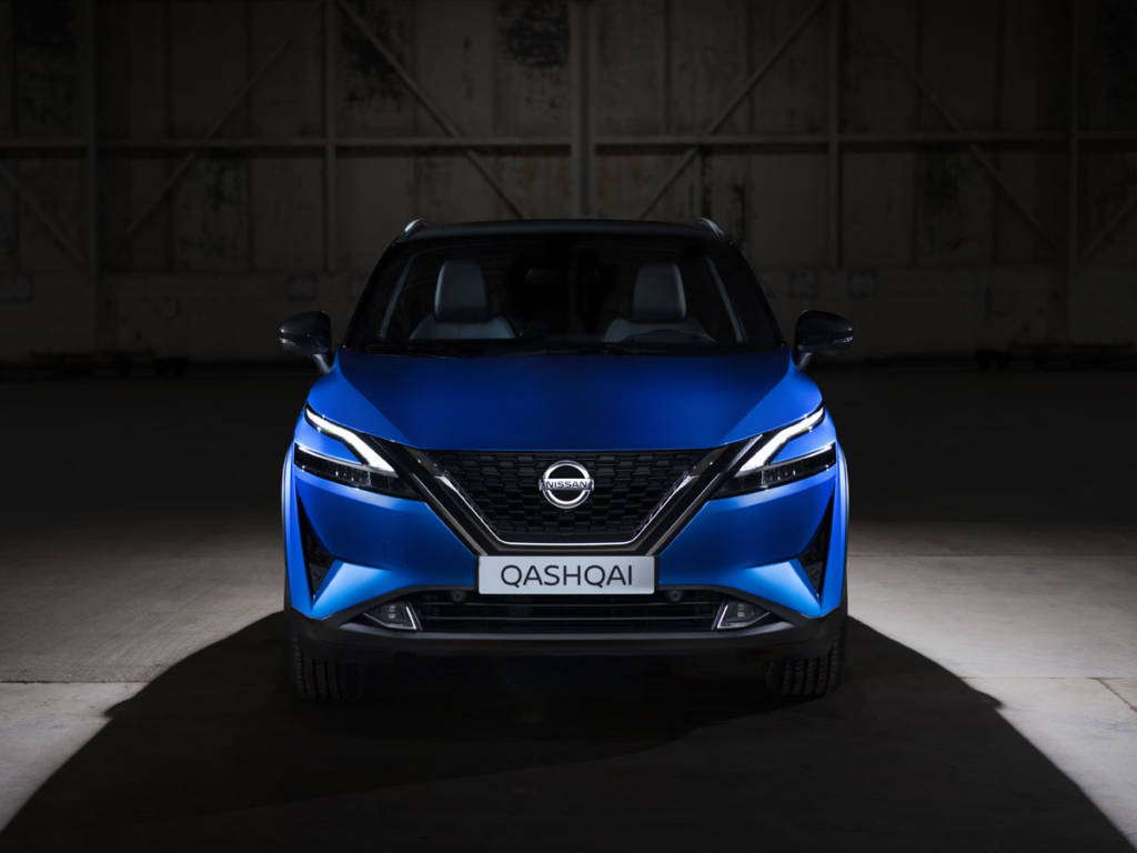 Hereda su aspecto de los Micra y Juke.