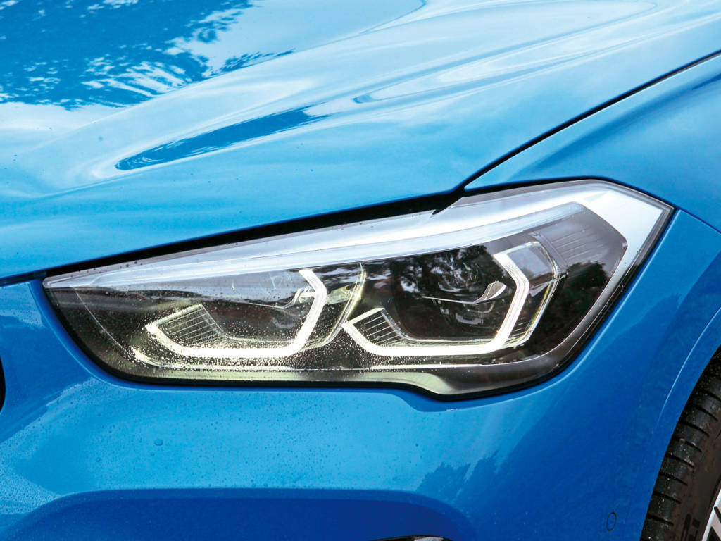 Detalle de las ópticas de led del BMW X1