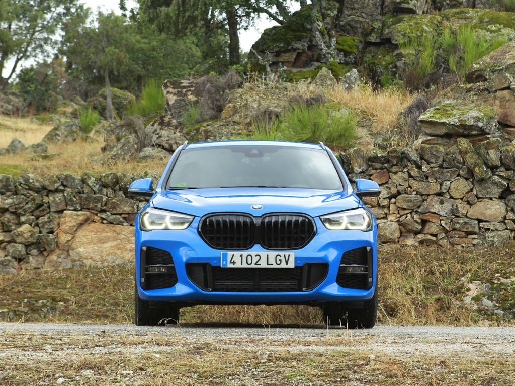 Vista frontal del BMW X1