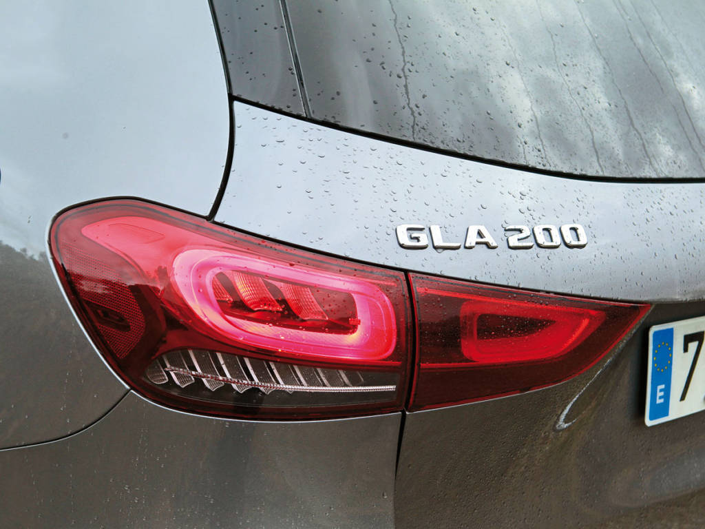 Detalle de las ópticas traseras del Mercedes-Benz GLA
