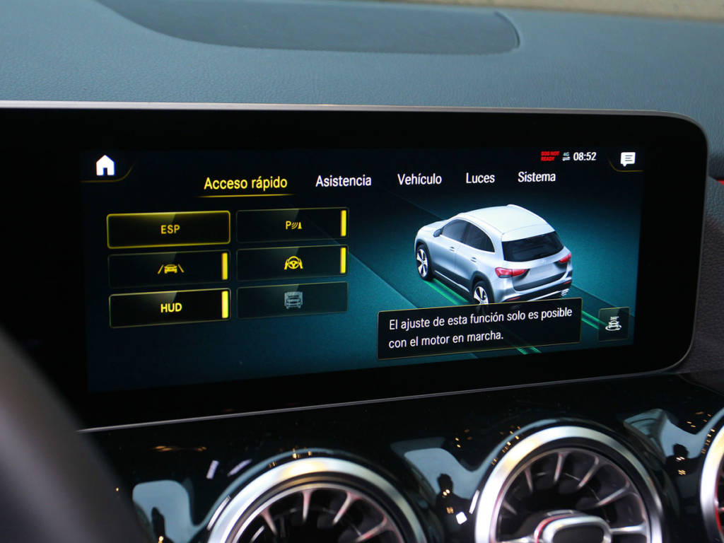 El Mercedes-Benz GLA ofrece dos pantallas continuas de 10,25 pulgadas cada una como parte del paquete Premium Plus