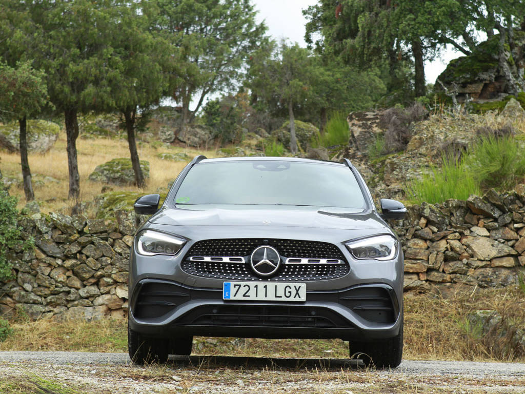 Vista frontal del Mercedes-Benz GLA