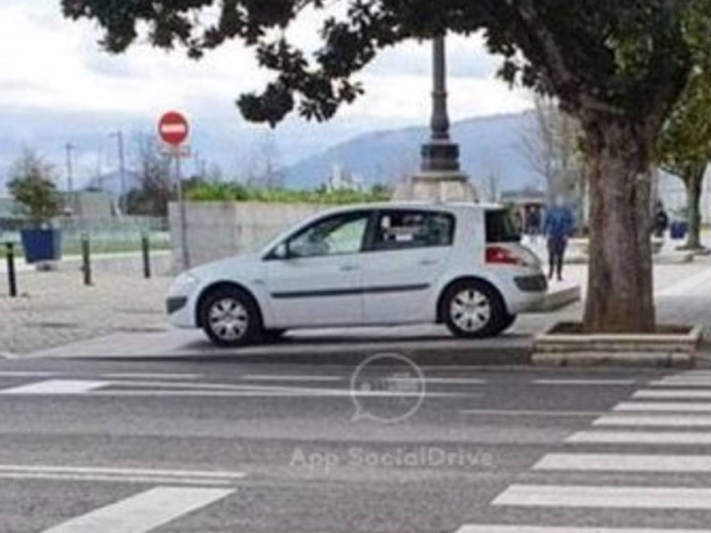 Radar sobre la acera