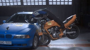 La DGT y Anesdor promueven el uso del airbag entre los motociclistas