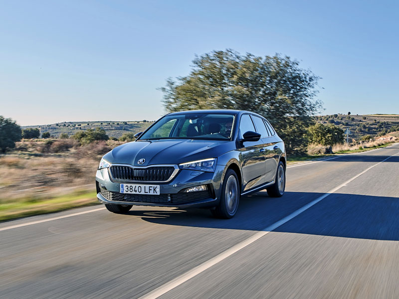 El Skoda Scala accede a la etiqueta ECO gracias a una mecánica bifuel que combina gasolina y GNC