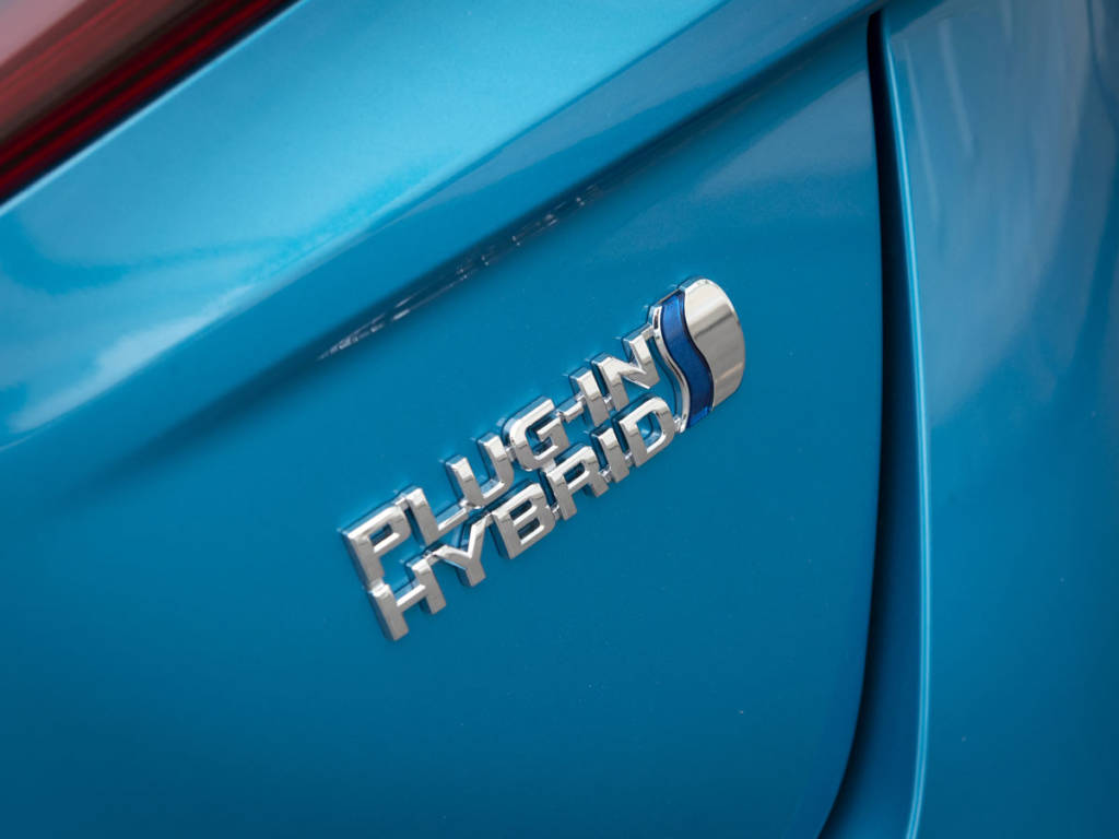 Con el Toyota prius plug-in 2021 los híbridos enchufables vuelven a la oferta de la firma nipona