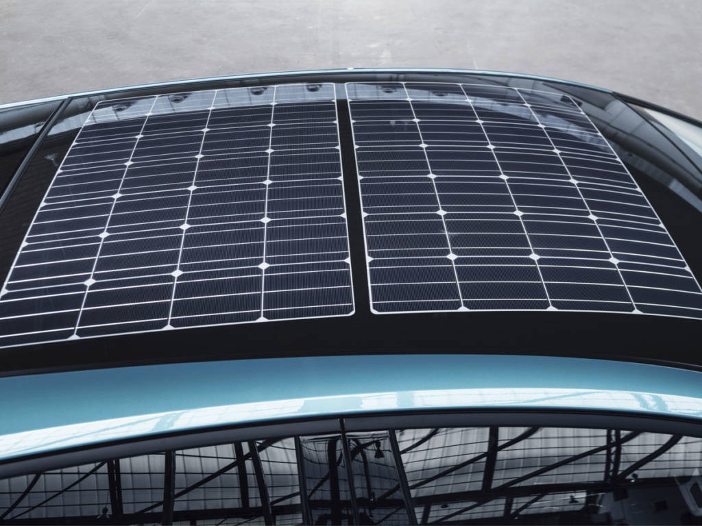 El Toyota prius plug-in 2021 trae como principal novedad la opción de equiparlo con techo solar