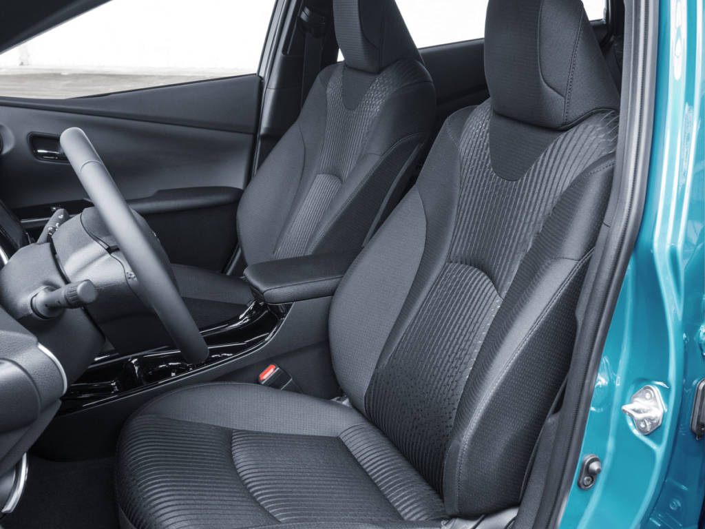 Los Toyota prius plug-in 2021 de cuero están disponibles con el acabado Business