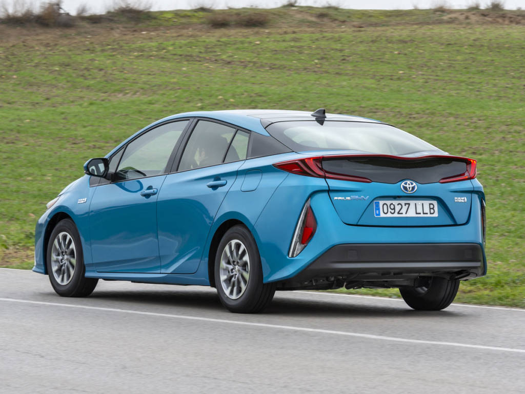 El Toyota Prius plug-in 2021 tiene una autonomía en modo eléctrico de 45 km