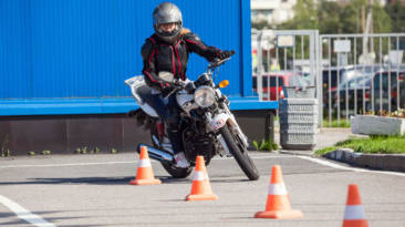 Así ha cambiado el reglamento para el examen del carné de moto A2