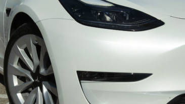 Detalle de los faros con led integrados