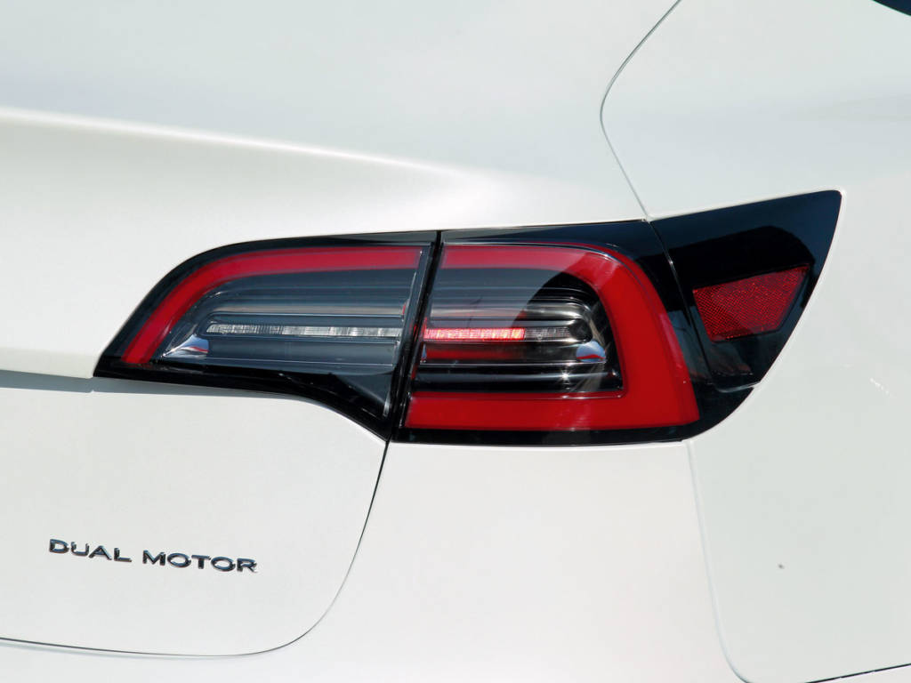 Detalle de los grupos ópticos traseros